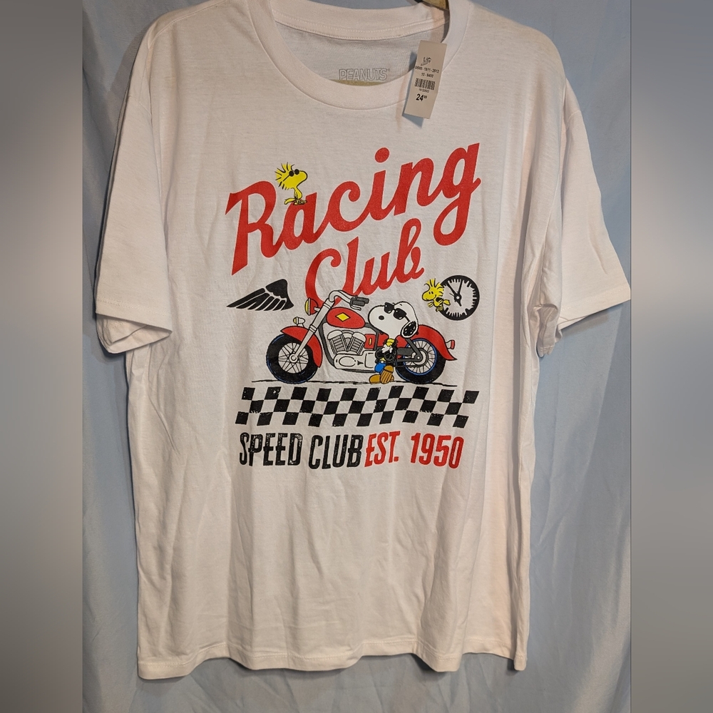 NWT Peanuts Snoopy Racing Graphic T-Shirt *M4